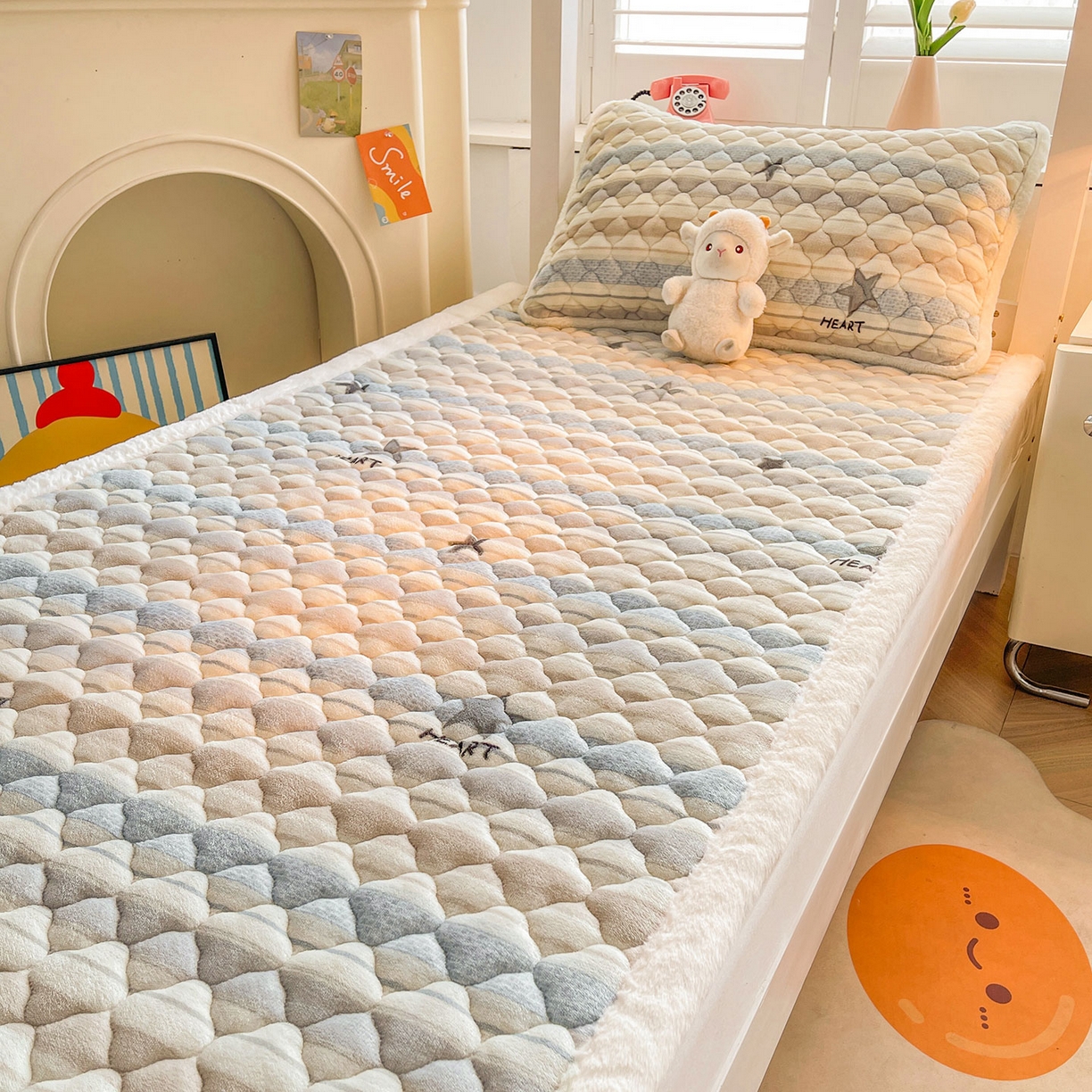 91家纺网 家纺一手货源 找家纺 喜居 2025新款加厚印花牛奶绒夹棉床垫床褥垫褥子床护垫 星河