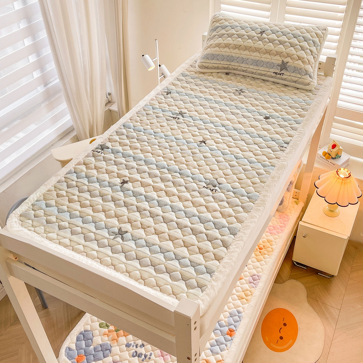 91家纺网 家纺一手货源 找家纺 喜居 2025新款加厚印花牛奶绒夹棉床垫床褥垫褥子床护垫 星河