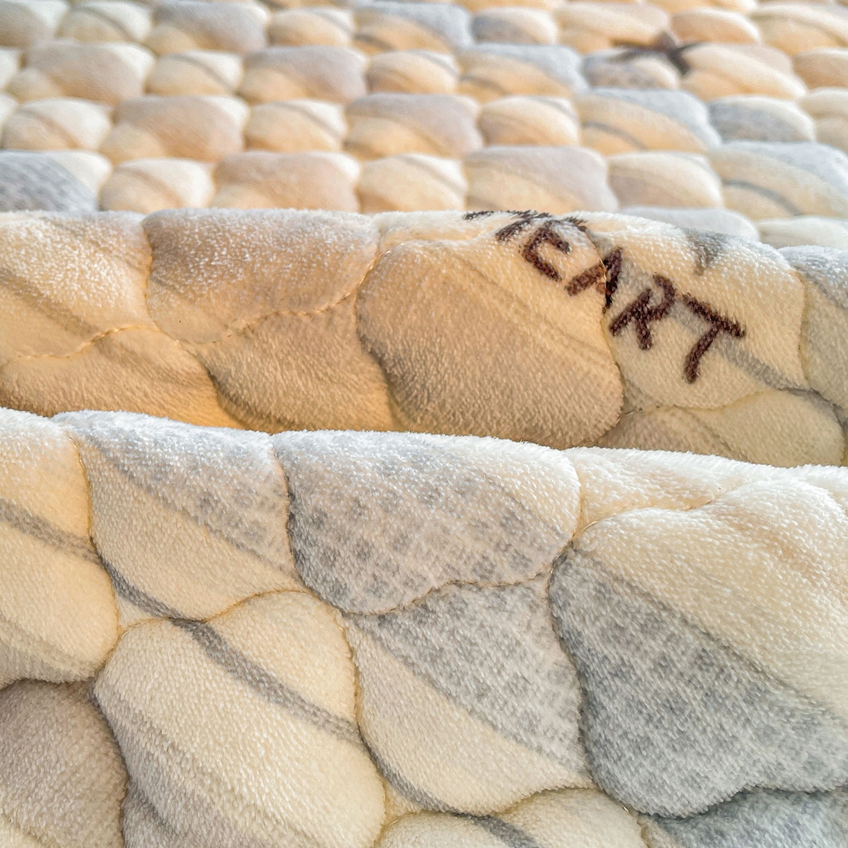 91家纺网 家纺一手货源 找家纺 喜居 2025新款加厚印花牛奶绒夹棉床垫床褥垫褥子床护垫 星河