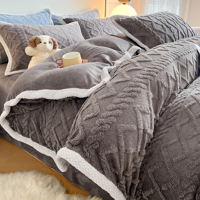 贝拉梦家纺 2025新款加厚塔芙绒菱格纯色素色牛奶绒四件套 古鼎灰