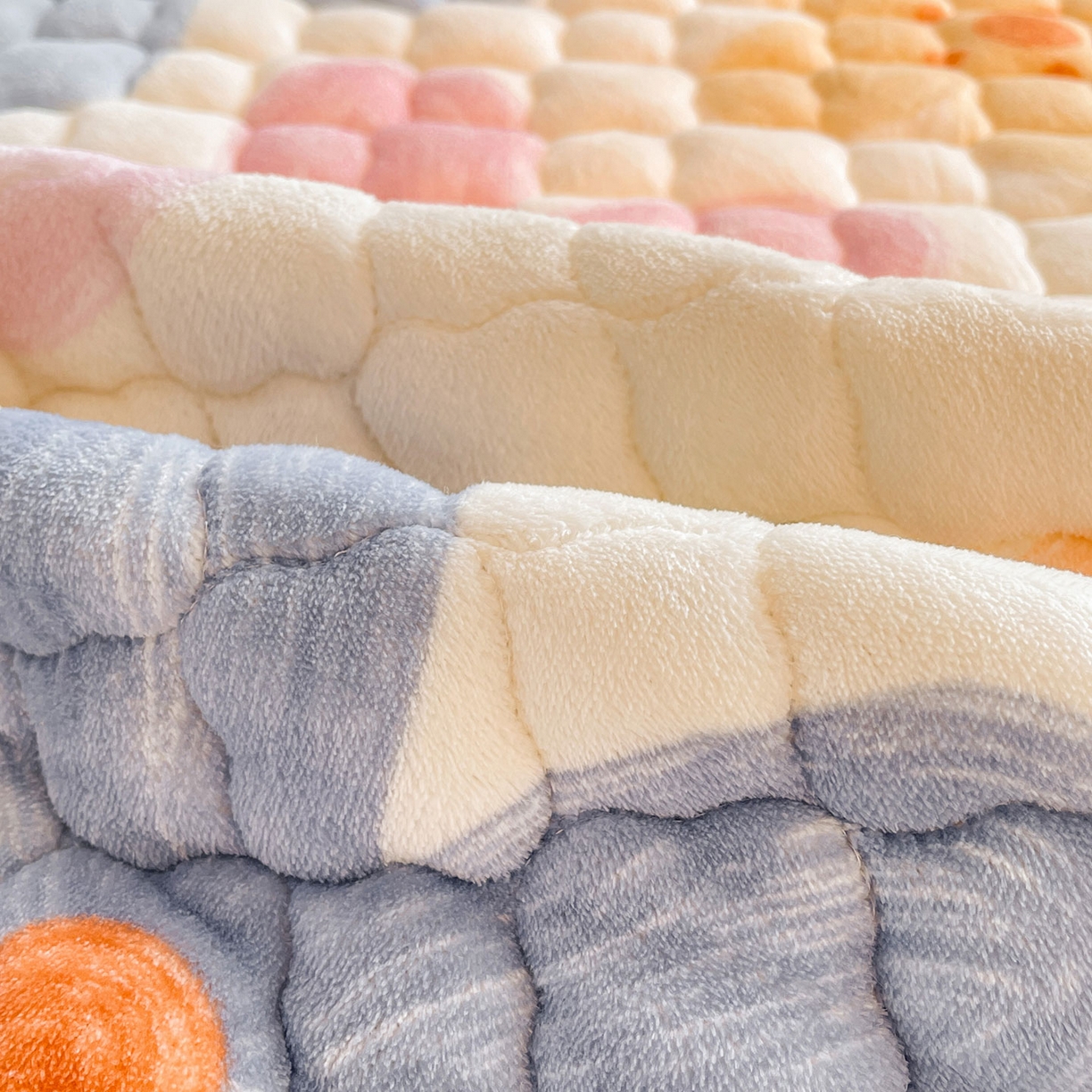 91家纺网 家纺一手货源 找家纺 喜居 2025新款加厚印花牛奶绒夹棉床垫床褥垫褥子床护垫 幸福花