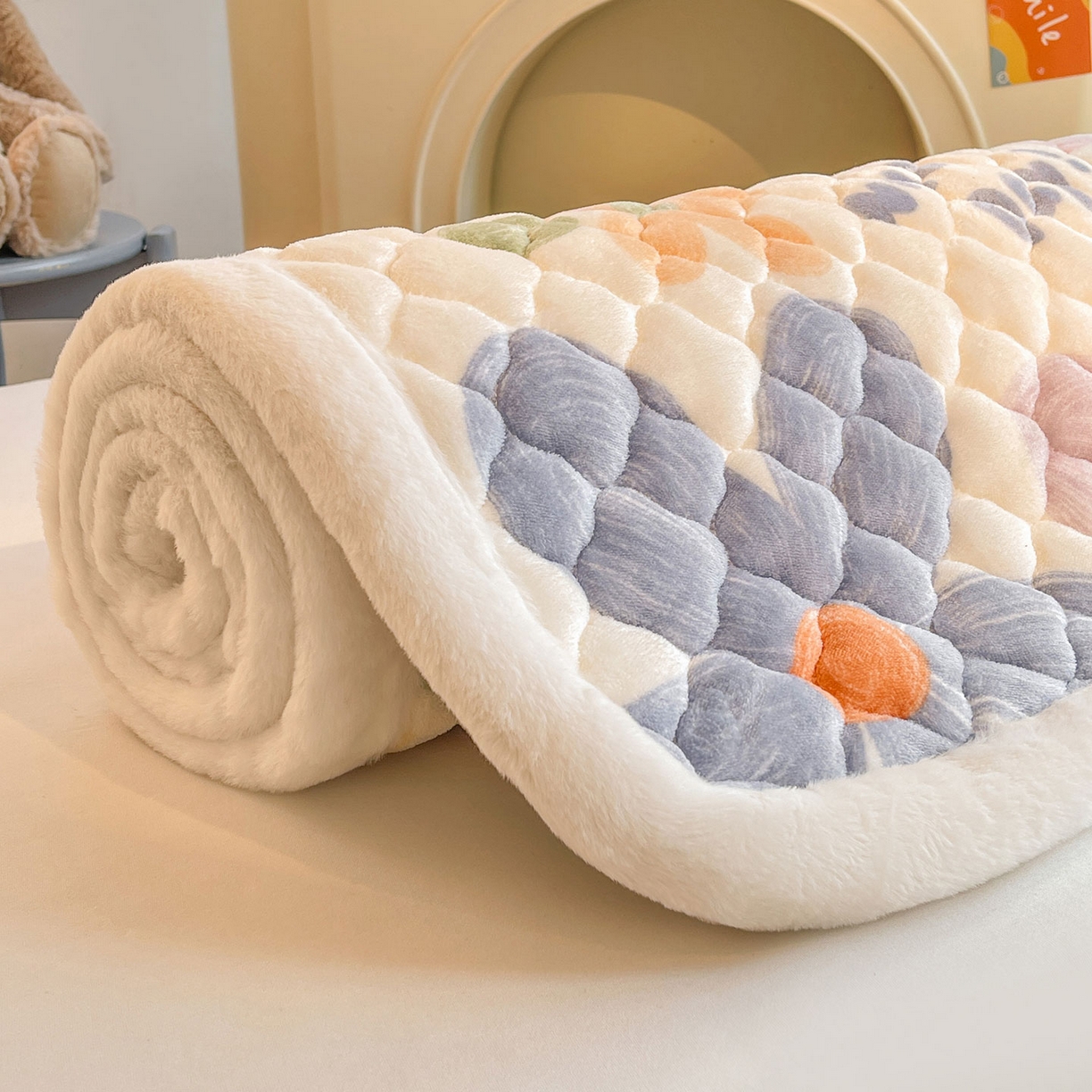 91家纺网 家纺一手货源 找家纺 喜居 2025新款加厚印花牛奶绒夹棉床垫床褥垫褥子床护垫 幸福花