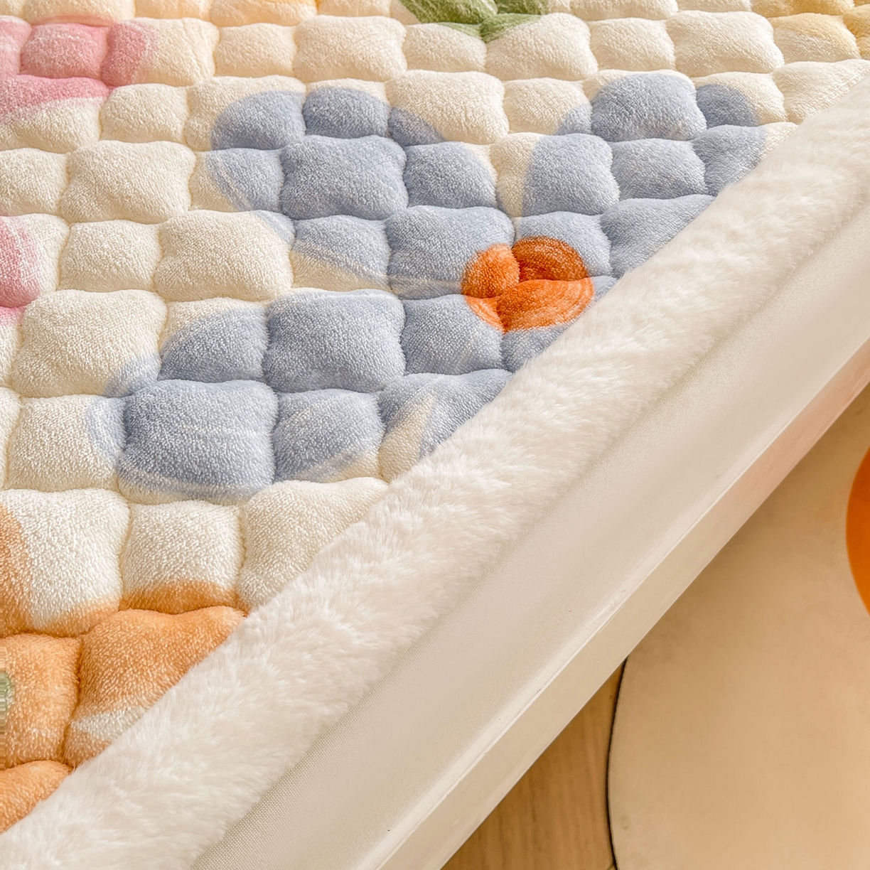 91家纺网 家纺一手货源 找家纺 喜居 2025新款加厚印花牛奶绒夹棉床垫床褥垫褥子床护垫 幸福花