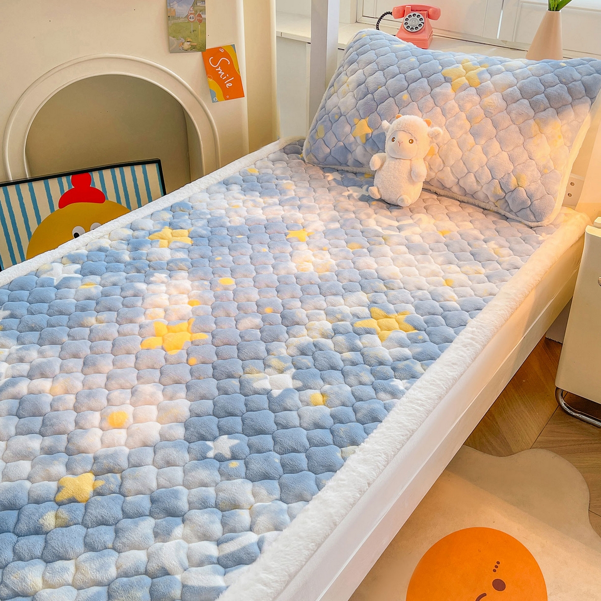 91家纺网 家纺一手货源 找家纺 喜居 2025新款加厚印花牛奶绒夹棉床垫床褥垫褥子床护垫 星空