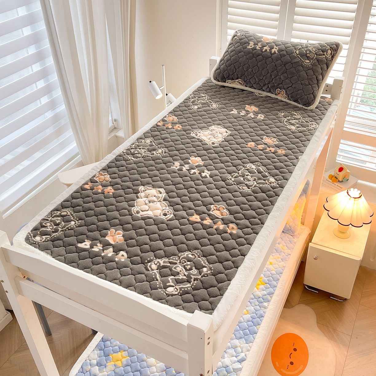 91家纺网 家纺一手货源 找家纺 喜居 2025新款加厚印花牛奶绒夹棉床垫床褥垫褥子床护垫 嘟嘟熊