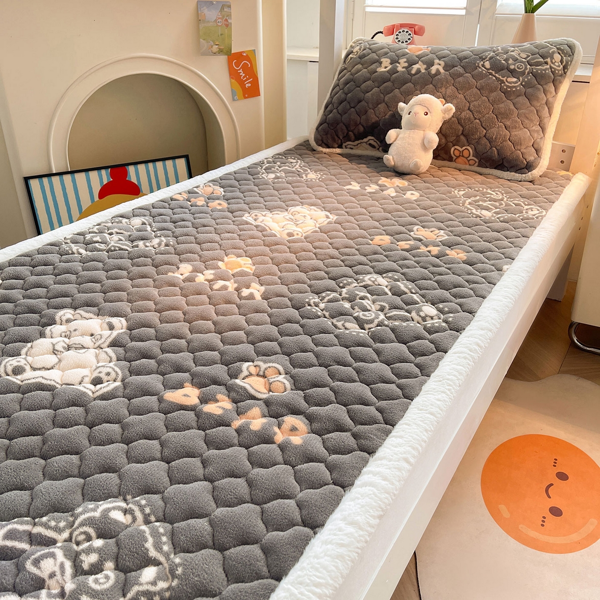 91家纺网 家纺一手货源 找家纺 喜居 2025新款加厚印花牛奶绒夹棉床垫床褥垫褥子床护垫 嘟嘟熊