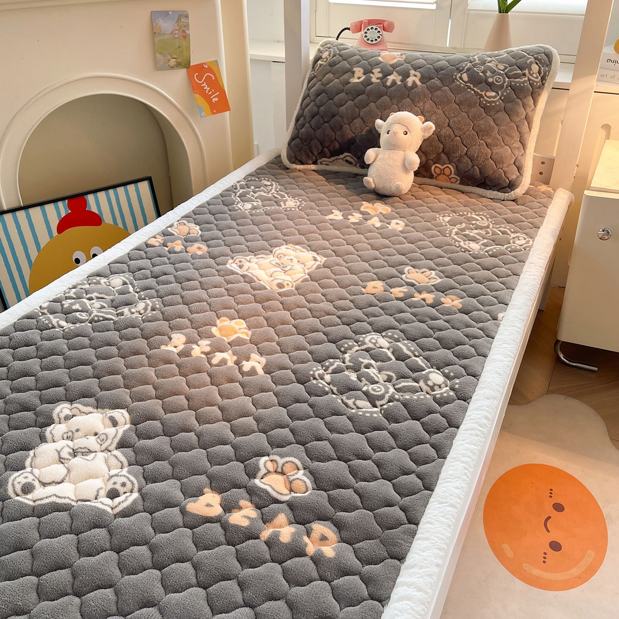 91家纺网 家纺一手货源 找家纺 喜居 2025新款加厚印花牛奶绒夹棉床垫床褥垫褥子床护垫 嘟嘟熊