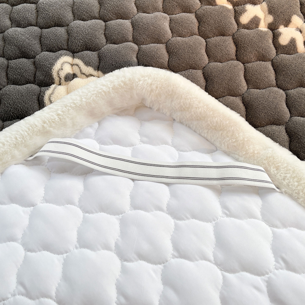 91家纺网 家纺一手货源 找家纺 喜居 2025新款加厚印花牛奶绒夹棉床垫床褥垫褥子床护垫 嘟嘟熊