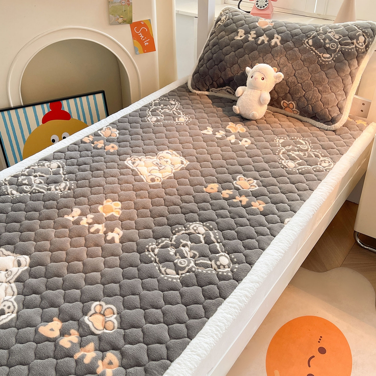 91家纺网 家纺一手货源 找家纺 喜居 2025新款加厚印花牛奶绒夹棉床垫床褥垫褥子床护垫 嘟嘟熊