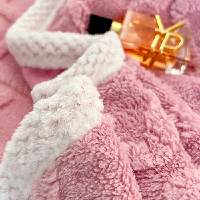 91家纺网 家纺一手货源 找家纺 贝拉梦家纺 2025新款加厚塔芙绒菱格纯色素色牛奶绒四件套 梦玫瑰