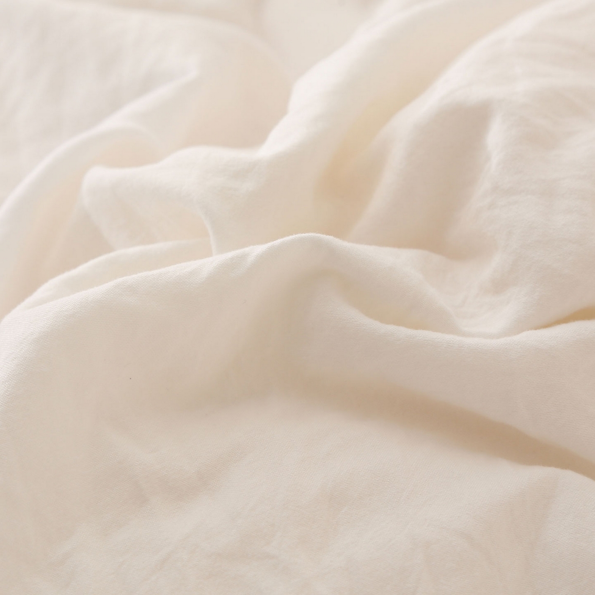 91家纺网 家纺一手货源 找家纺 薇玛仕 2025新款简约超柔水洗皱皱棉大豆被秋冬被被子被芯 本白