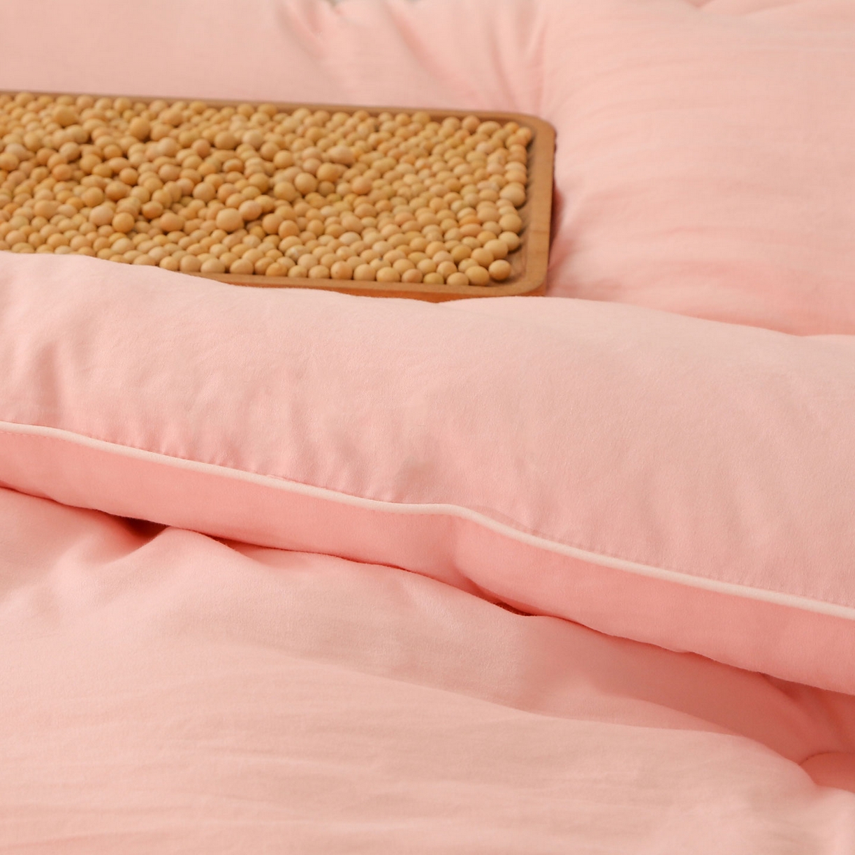 91家纺网 家纺一手货源 找家纺 薇玛仕 2025新款简约超柔水洗皱皱棉大豆被秋冬被被子被芯 粉玉