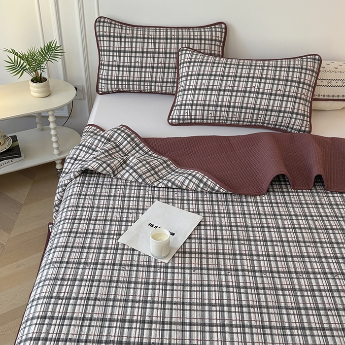 91家纺网 家纺一手货源 找家纺 卢赛尔 2025新款床盖单品单床盖云感加厚夹床单床罩软床垫-四季款（提供买家秀） 布丁