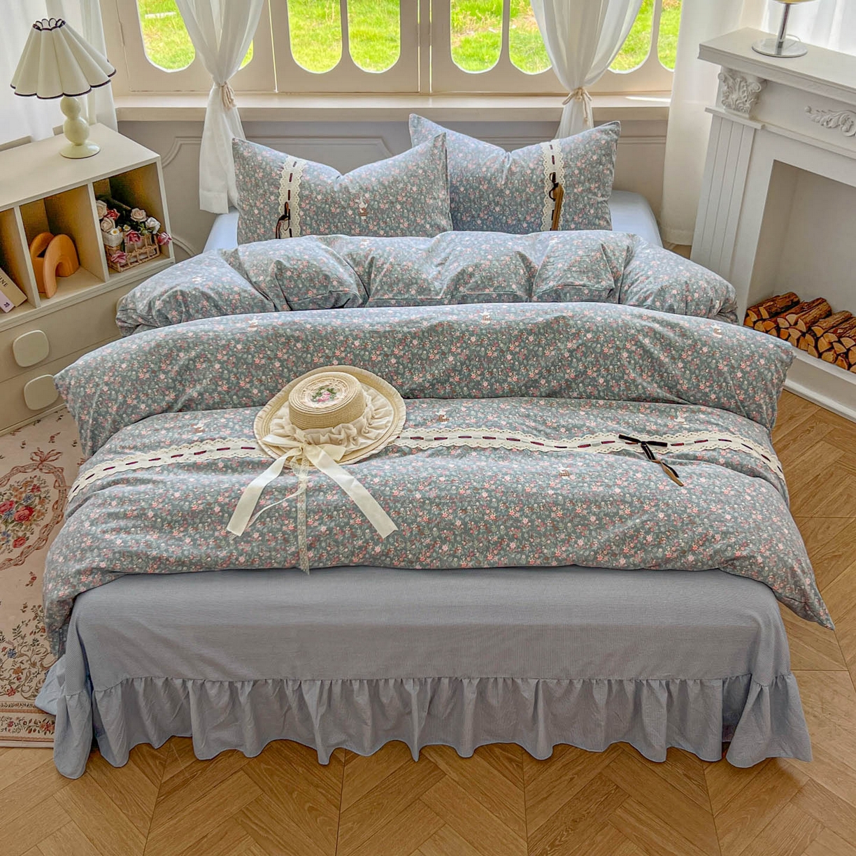 91家纺网 家纺一手货源 找家纺 老K (原美阁） 2025新款床裙款蝴蝶结细丝斜纹韩版四件套 蓝色小碎花