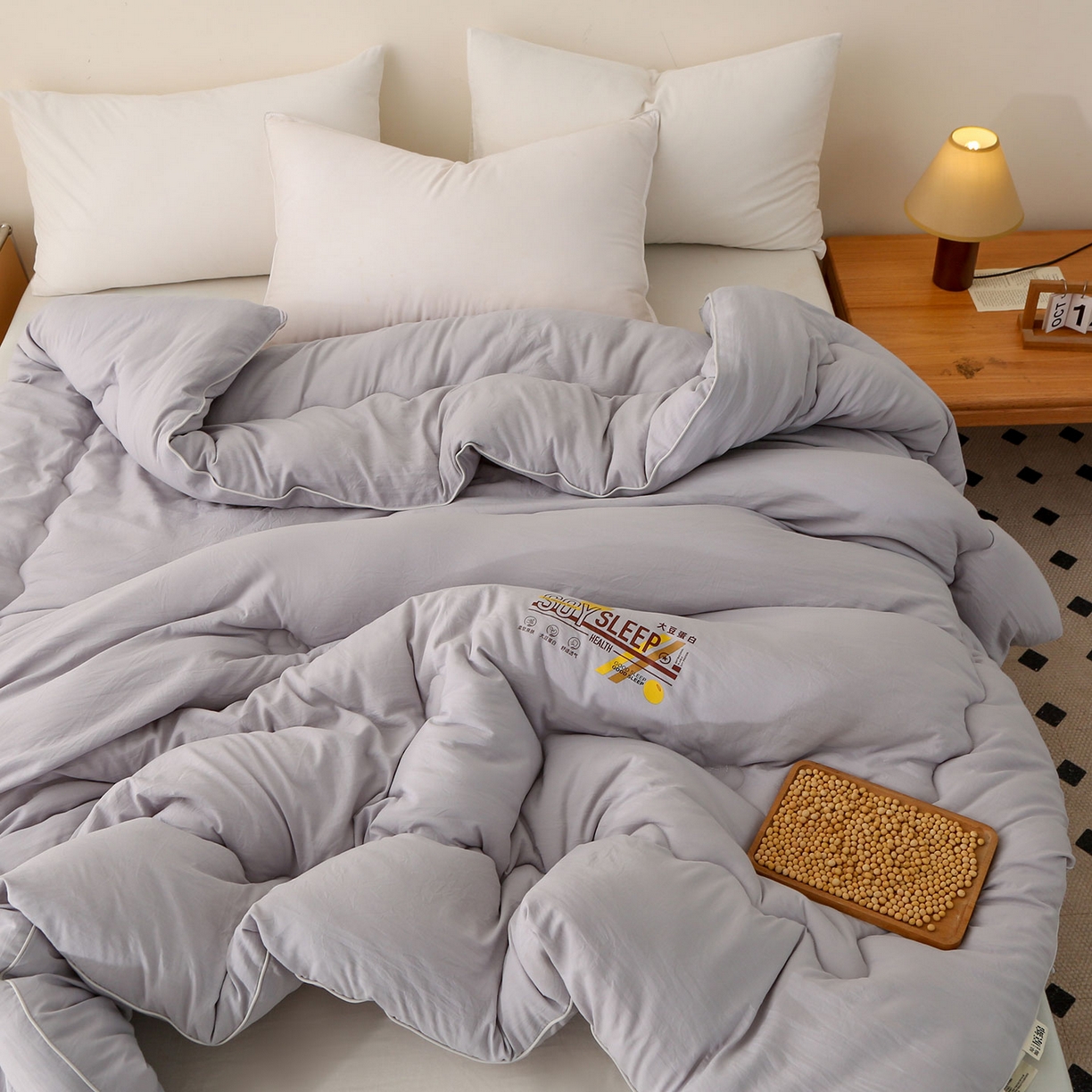91家纺网 家纺一手货源 找家纺 薇玛仕 2025新款简约超柔水洗皱皱棉大豆被秋冬被被子被芯 浅灰