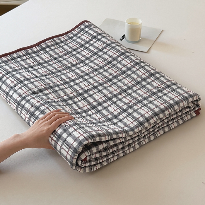 91家纺网 家纺一手货源 找家纺 卢赛尔 2025新款床盖单品单床盖云感加厚夹床单床罩软床垫-四季款（提供买家秀） 布丁