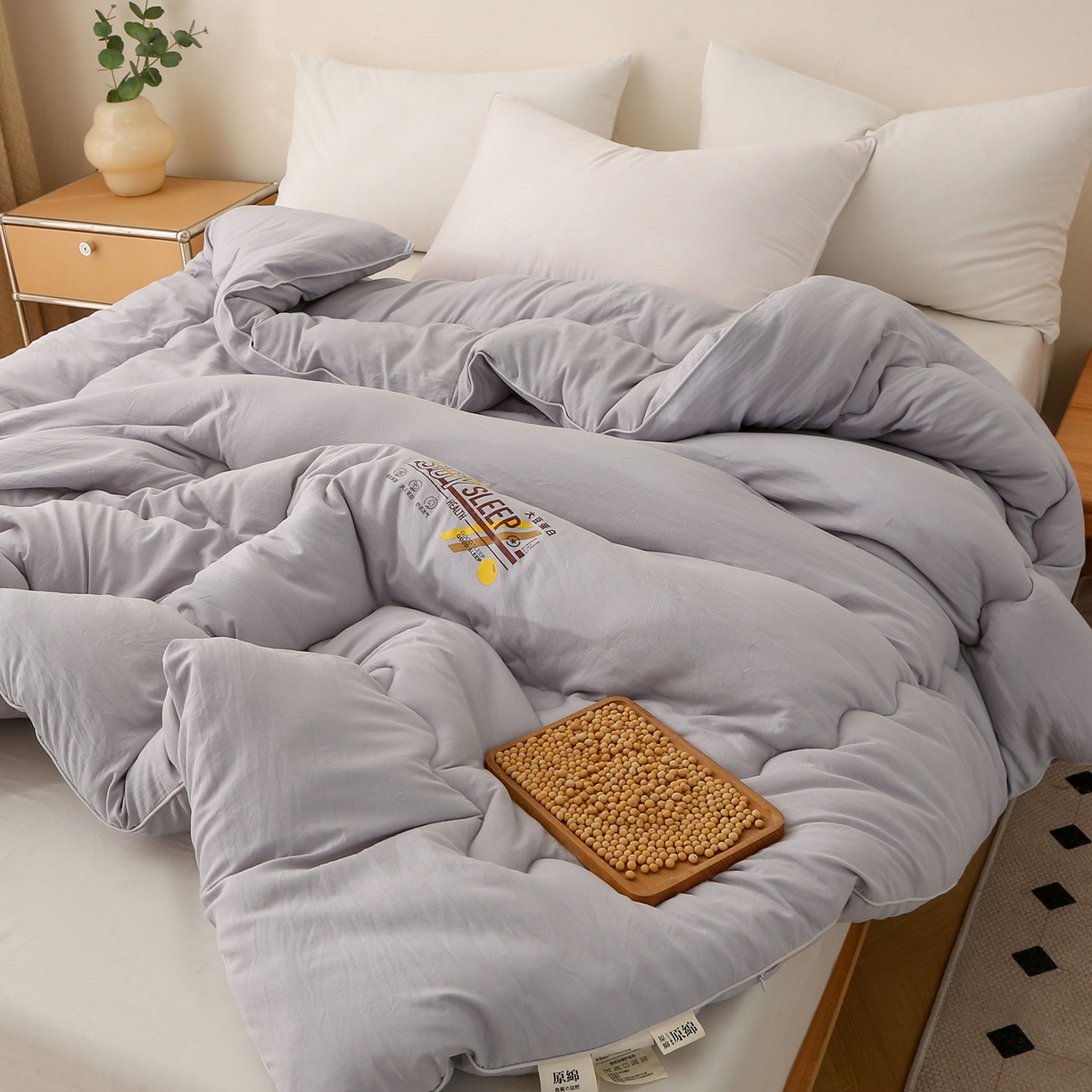 91家纺网 家纺一手货源 找家纺 薇玛仕 2025新款简约超柔水洗皱皱棉大豆被秋冬被被子被芯 浅灰