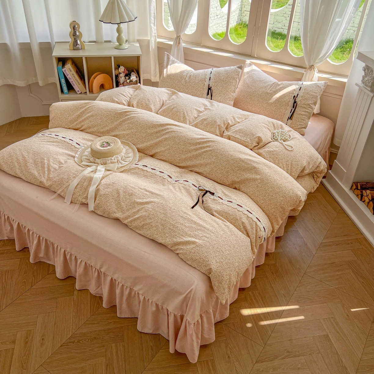 91家纺网 家纺一手货源 找家纺 老K (原美阁） 2025新款床裙款蝴蝶结细丝斜纹韩版四件套 缤纷花舍