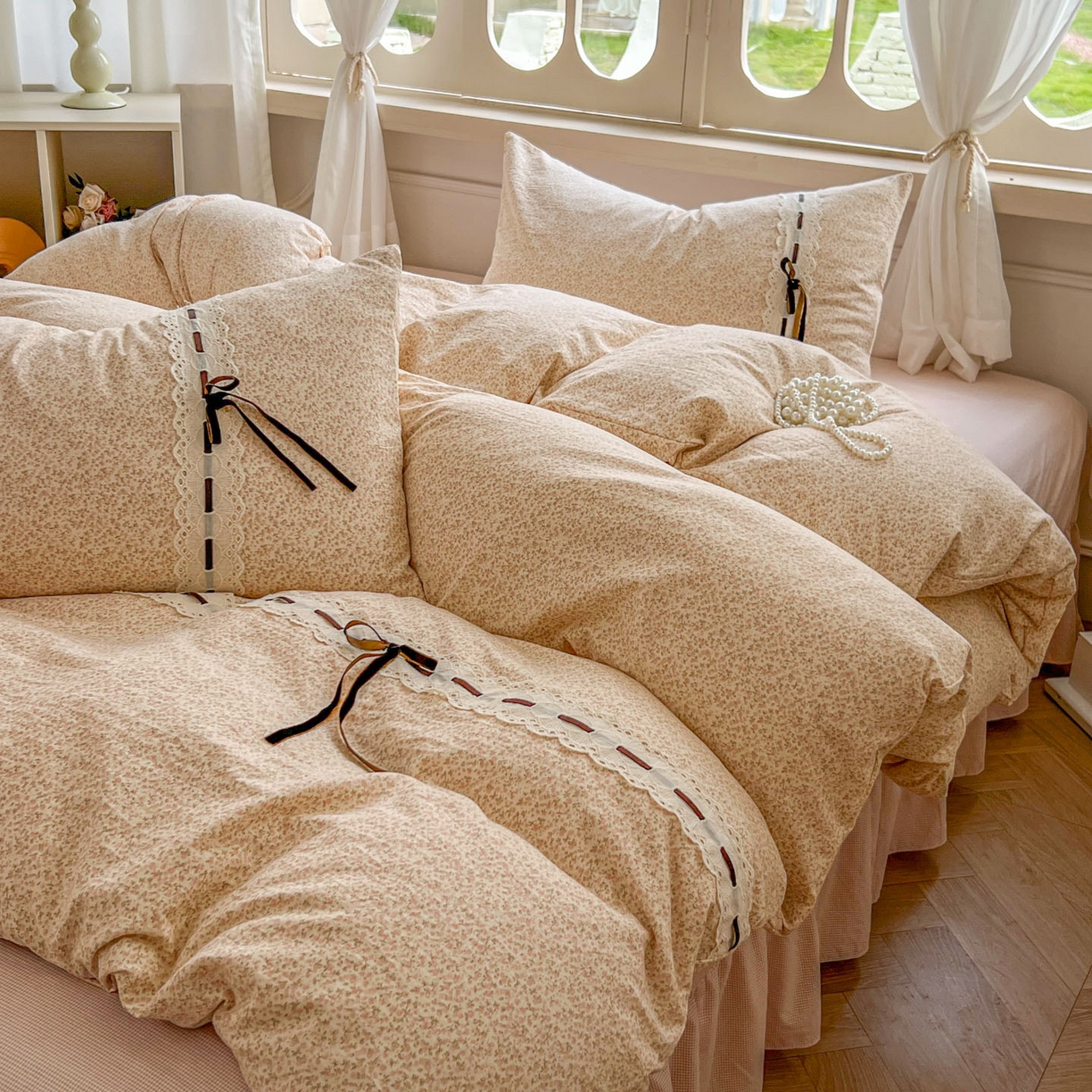 91家纺网 家纺一手货源 找家纺 老K (原美阁） 2025新款床裙款蝴蝶结细丝斜纹韩版四件套 缤纷花舍