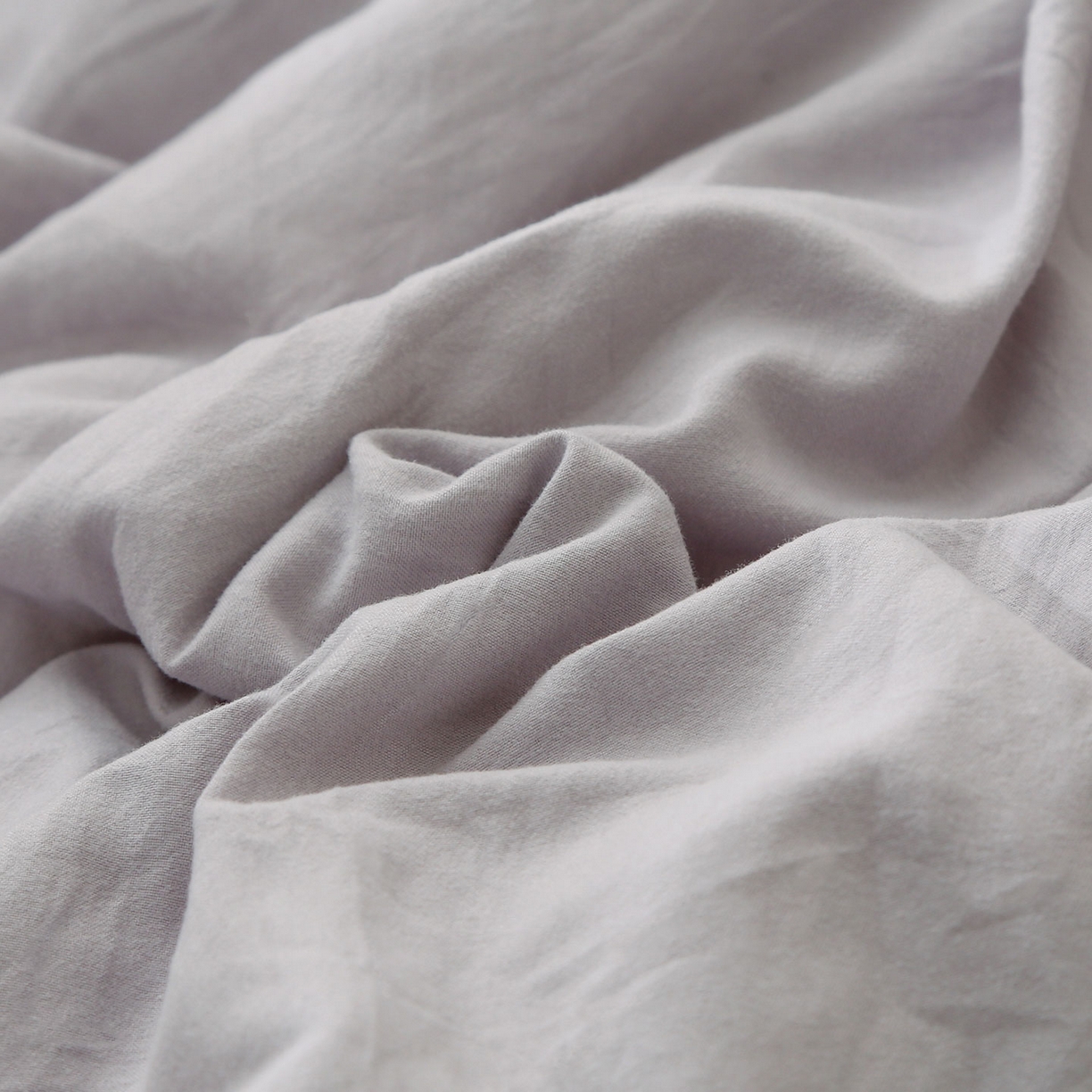 91家纺网 家纺一手货源 找家纺 薇玛仕 2025新款简约超柔水洗皱皱棉大豆被秋冬被被子被芯 浅灰
