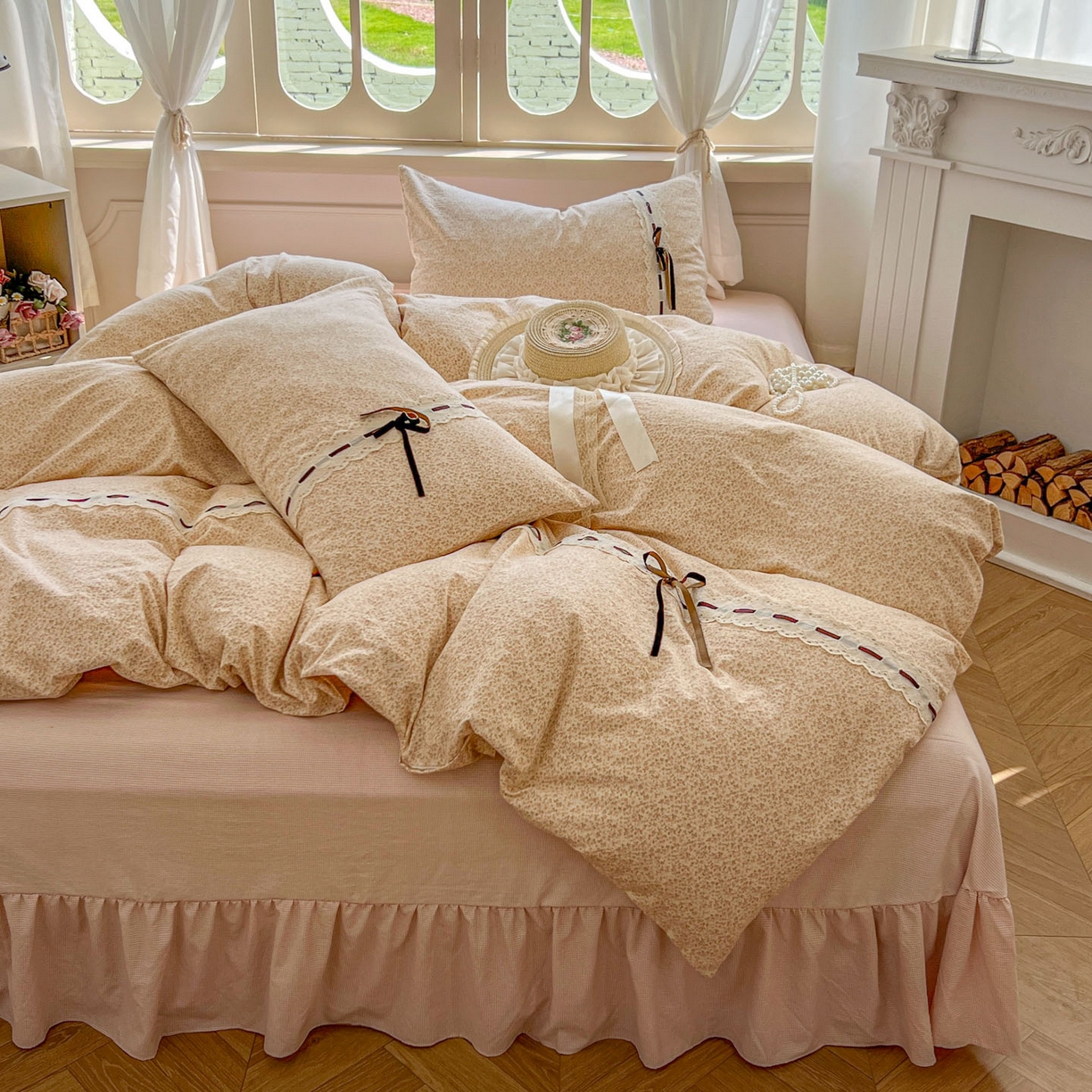 91家纺网 家纺一手货源 找家纺 老K (原美阁） 2025新款床裙款蝴蝶结细丝斜纹韩版四件套 缤纷花舍