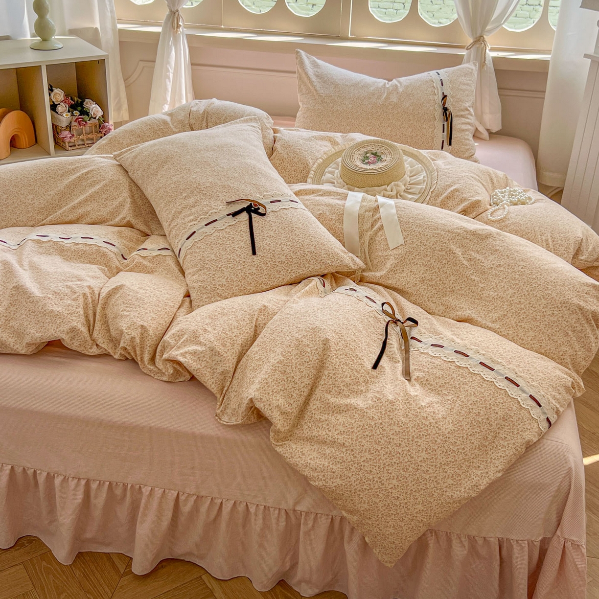 91家纺网 家纺一手货源 找家纺 老K (原美阁） 2025新款床裙款蝴蝶结细丝斜纹韩版四件套 缤纷花舍