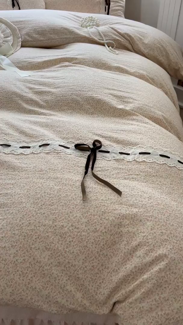 91家纺网 家纺一手货源 找家纺 老K (原美阁） 2025新款床裙款蝴蝶结细丝斜纹韩版四件套 缤纷花舍