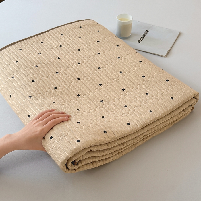 91家纺网 家纺一手货源 找家纺 卢赛尔 2025新款床盖单品单床盖云感加厚夹床单床罩软床垫-四季款（提供买家秀） 点点爱