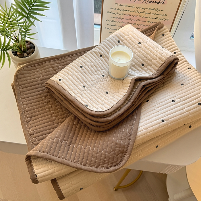 91家纺网 家纺一手货源 找家纺 卢赛尔 2025新款床盖单品单床盖云感加厚夹床单床罩软床垫-四季款（提供买家秀） 点点爱