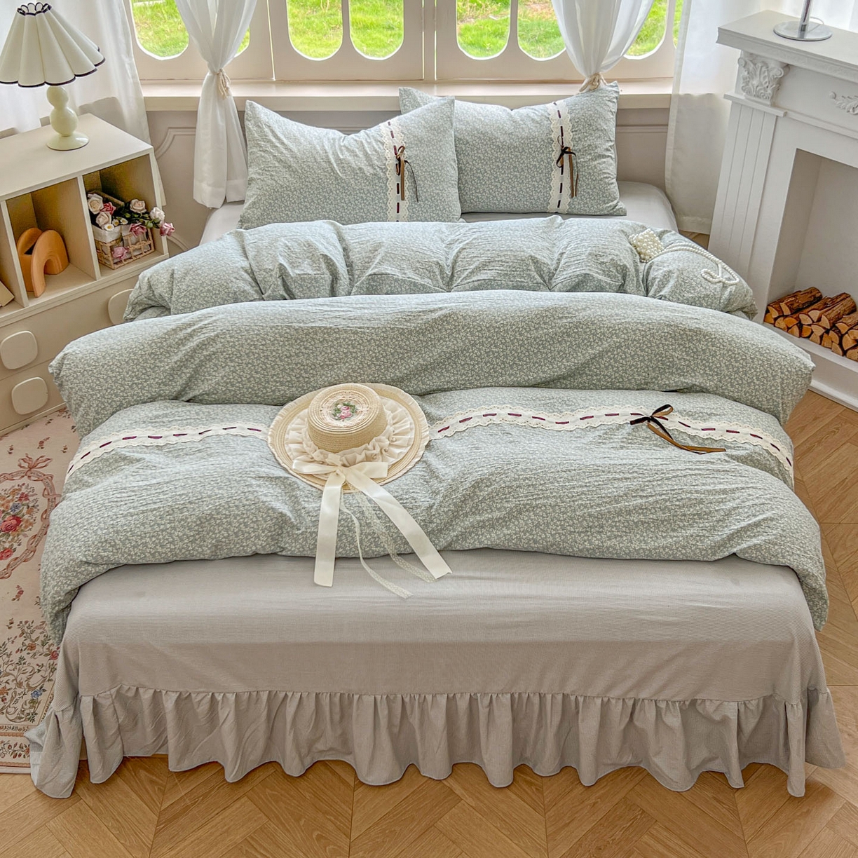 91家纺网 家纺一手货源 找家纺 老K (原美阁） 2025新款床裙款蝴蝶结细丝斜纹韩版四件套 绿色小碎花