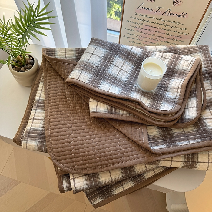 91家纺网 家纺一手货源 找家纺 卢赛尔 2025新款床盖单品单床盖云感加厚夹床单床罩软床垫-四季款（提供买家秀） 格韵