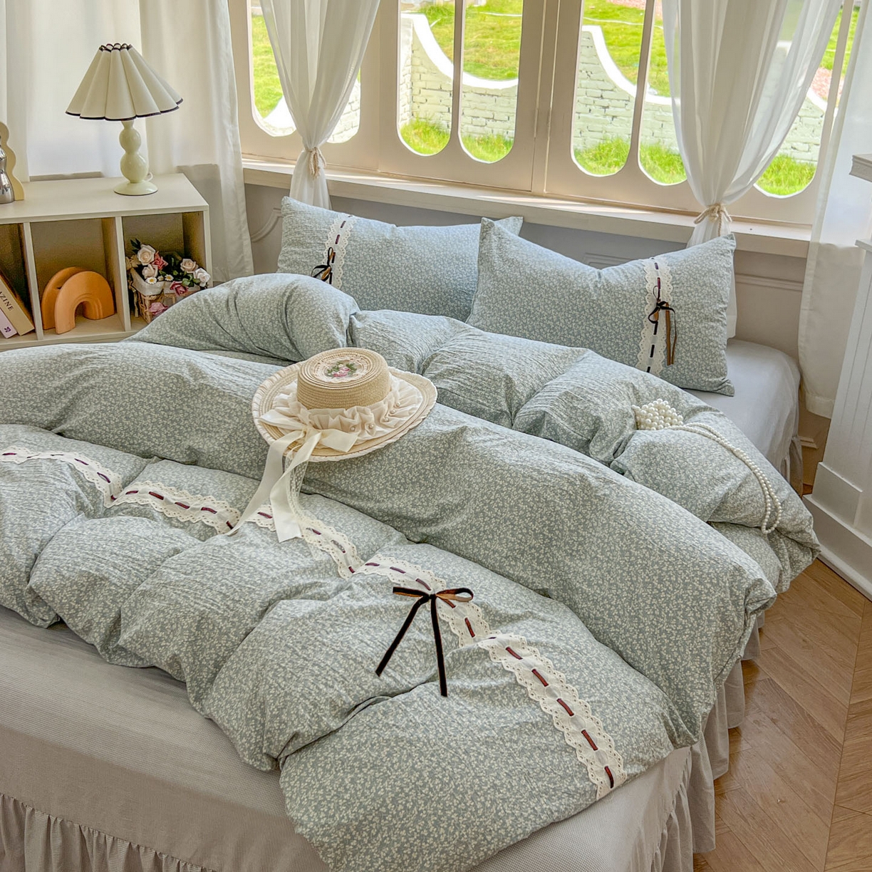 91家纺网 家纺一手货源 找家纺 老K (原美阁） 2025新款床裙款蝴蝶结细丝斜纹韩版四件套 绿色小碎花