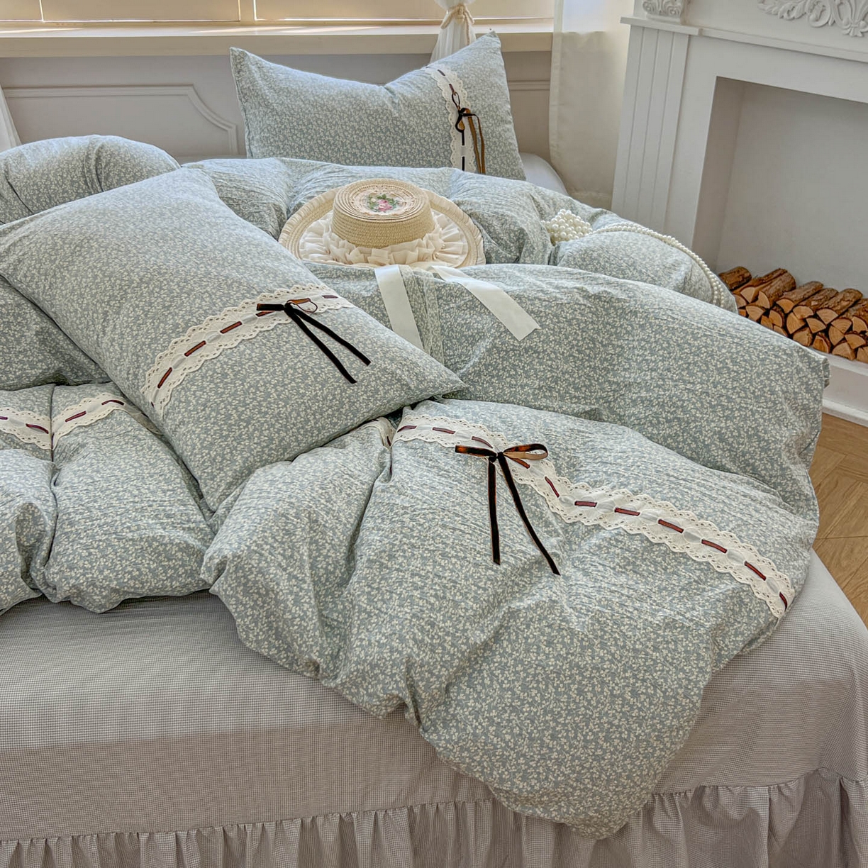 91家纺网 家纺一手货源 找家纺 老K (原美阁） 2025新款床裙款蝴蝶结细丝斜纹韩版四件套 绿色小碎花