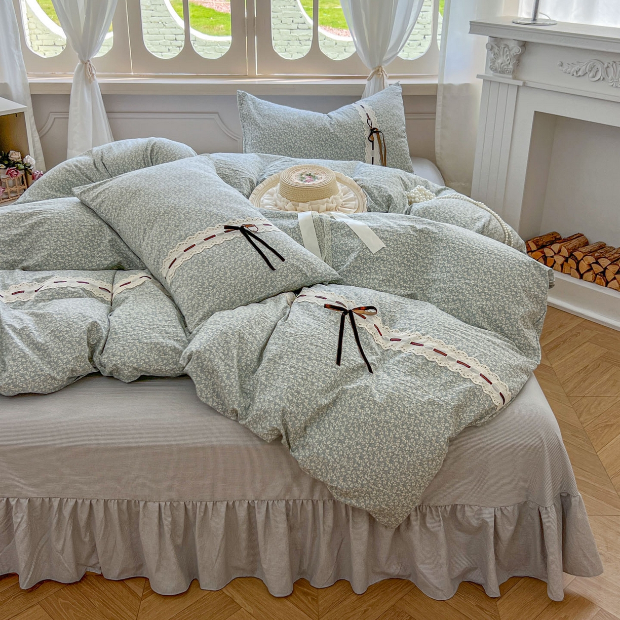 91家纺网 家纺一手货源 找家纺 老K (原美阁） 2025新款床裙款蝴蝶结细丝斜纹韩版四件套 绿色小碎花