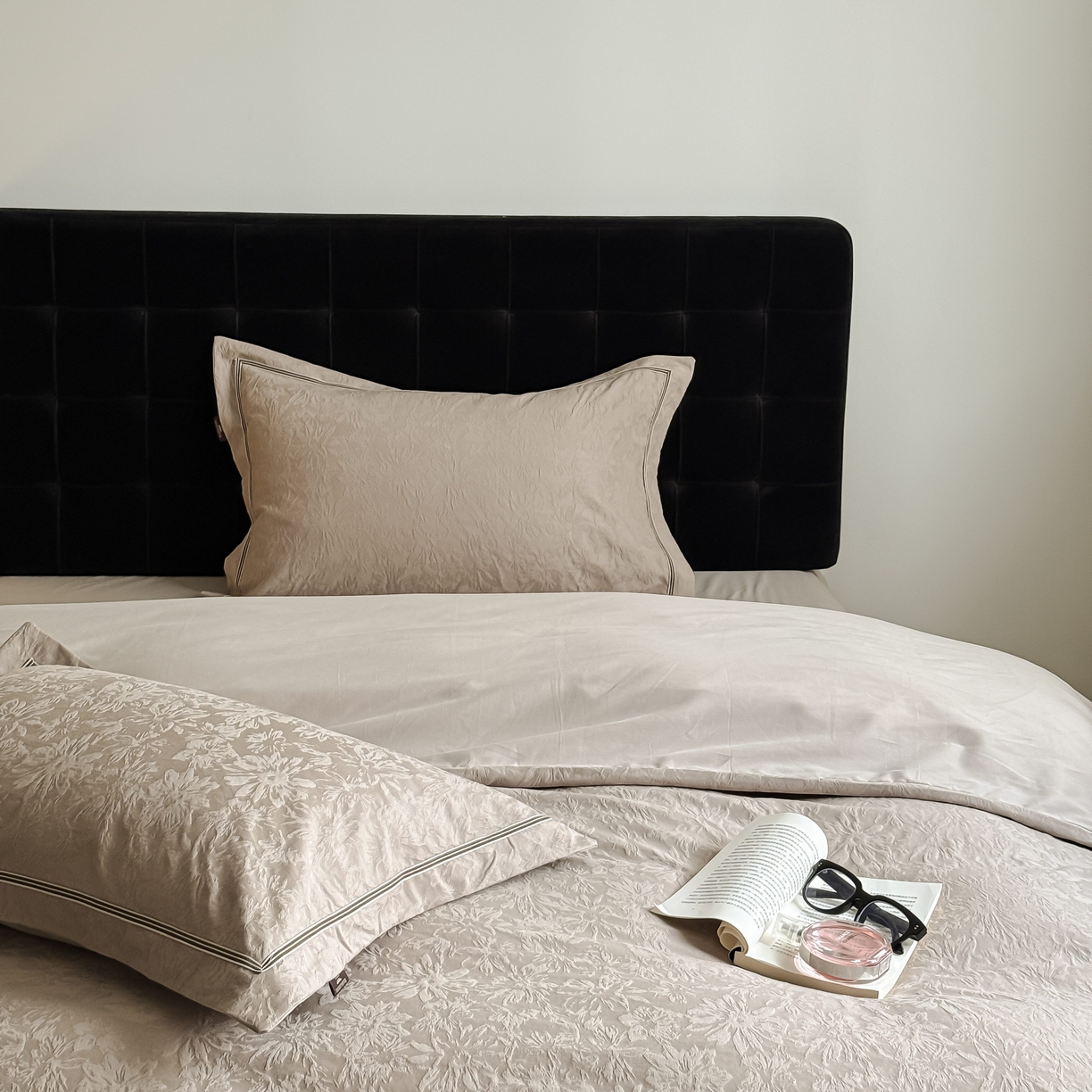 91家纺网 家纺一手货源 找家纺 （总）于果 2025新款全棉纯棉亮面立体浮雕磨毛四件套