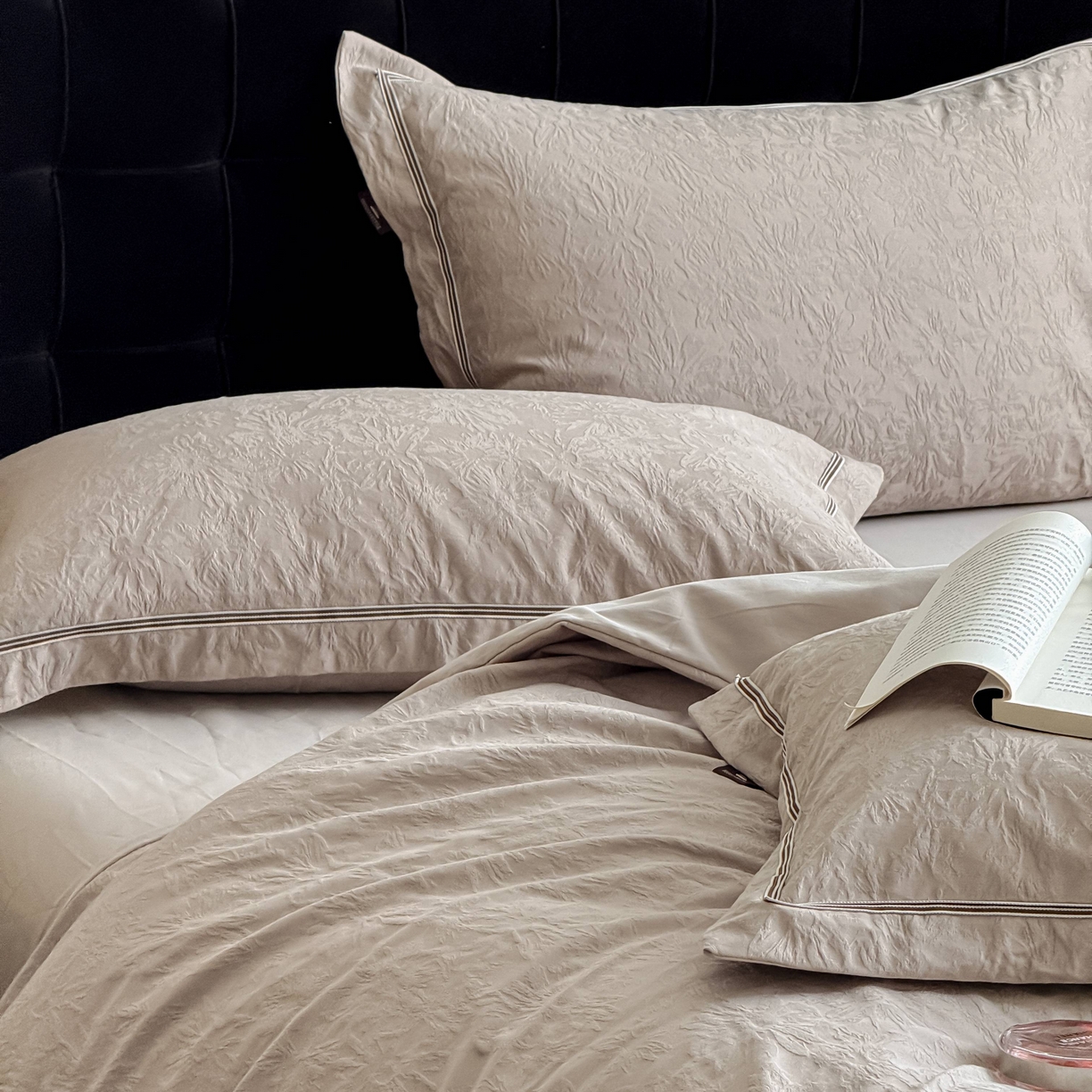 91家纺网 家纺一手货源 找家纺 （总）于果 2025新款全棉纯棉亮面立体浮雕磨毛四件套