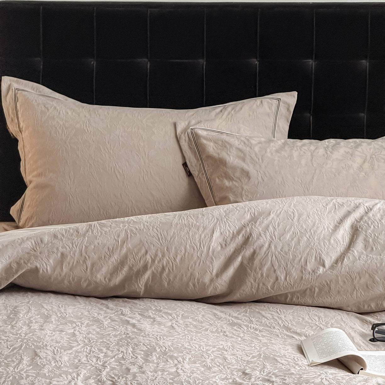 91家纺网 家纺一手货源 找家纺 （总）于果 2025新款全棉纯棉亮面立体浮雕磨毛四件套