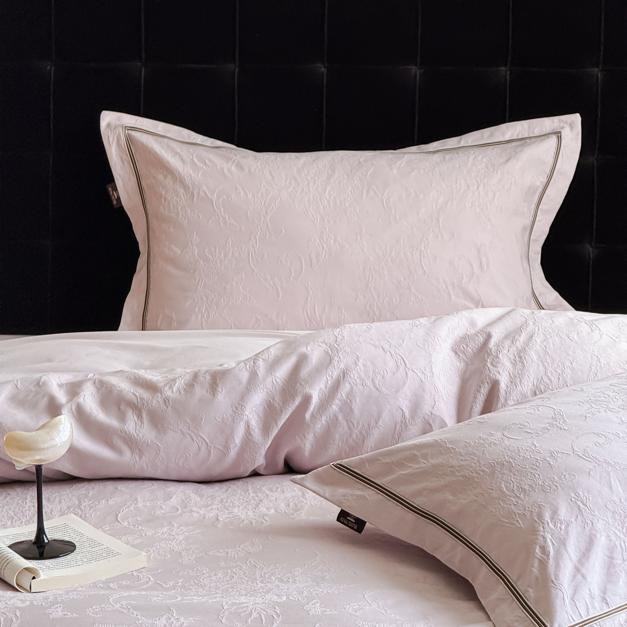 91家纺网 家纺一手货源 找家纺 于果 2025新款全棉纯棉亮面立体浮雕磨毛四件套 花漾梦境-幻影紫