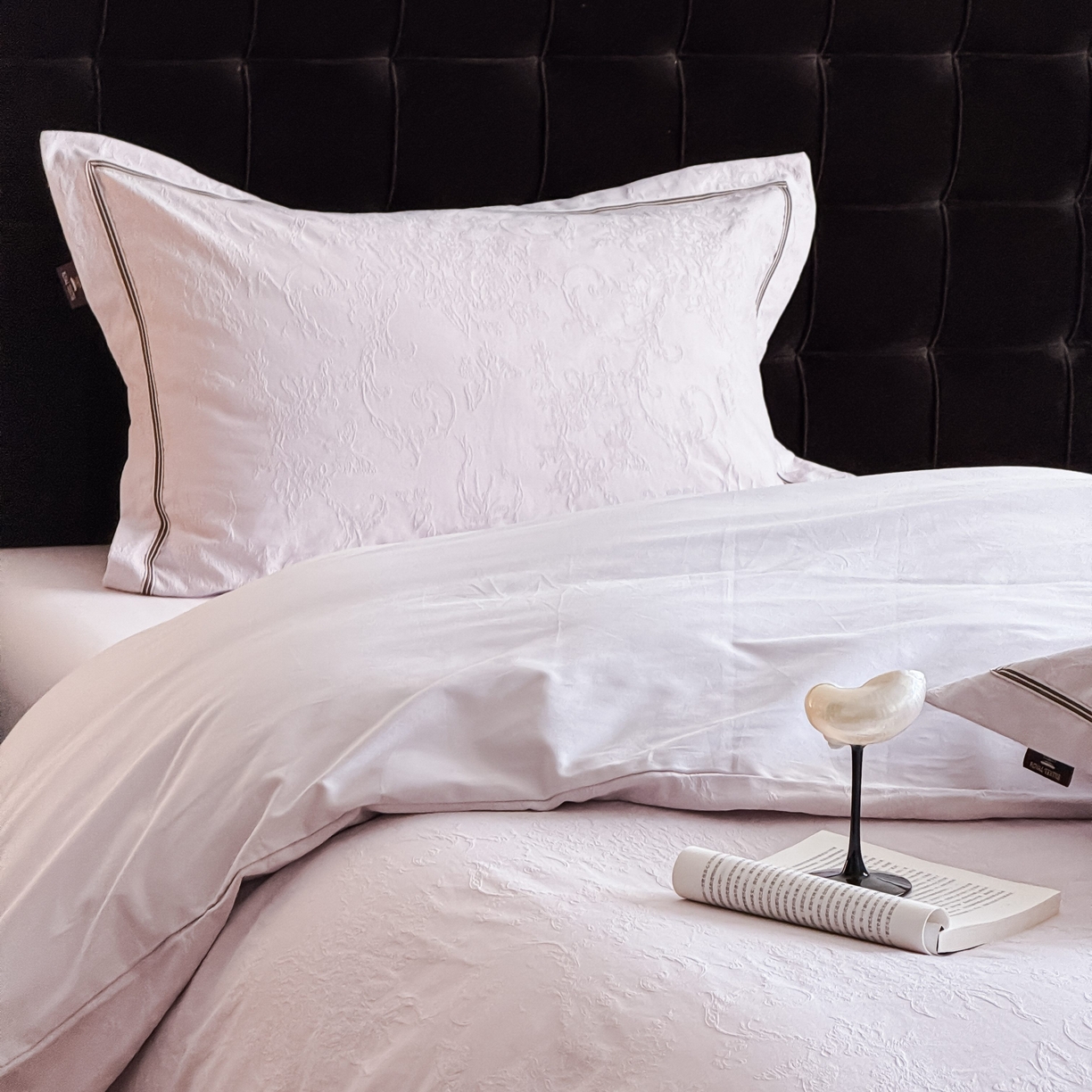 91家纺网 家纺一手货源 找家纺 于果 2025新款全棉纯棉亮面立体浮雕磨毛四件套 花漾梦境-幻影紫