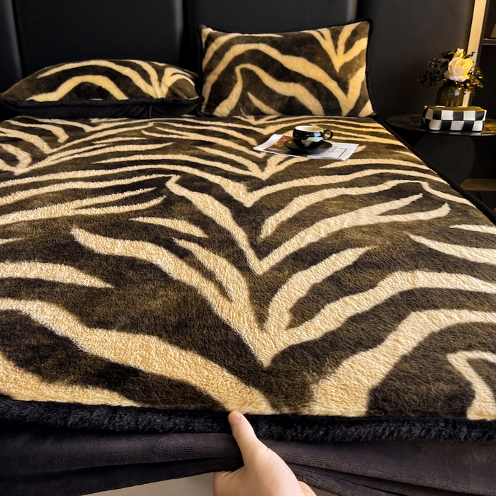 91家纺网 家纺一手货源 找家纺 极简 2025新款牛奶绒保暖单床笠 床笠单件 弗洛朗-蓝