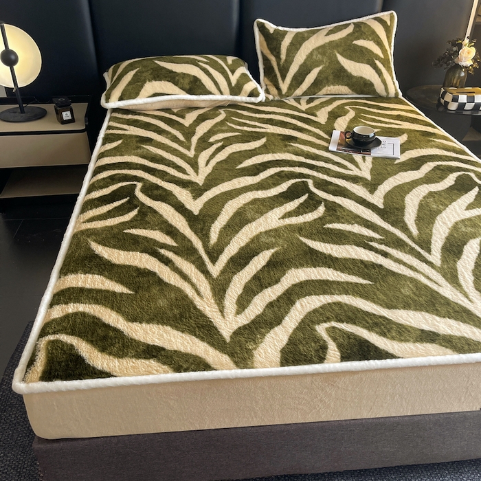 91家纺网 家纺一手货源 找家纺 极简 2025新款牛奶绒保暖单床笠 床笠单件 弗洛朗-绿