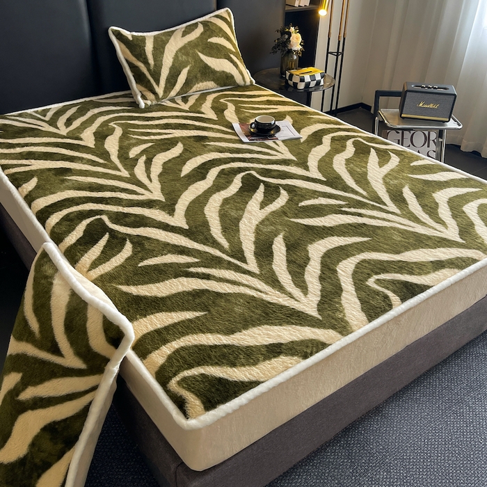 91家纺网 家纺一手货源 找家纺 极简 2025新款牛奶绒保暖单床笠 床笠单件 弗洛朗-绿