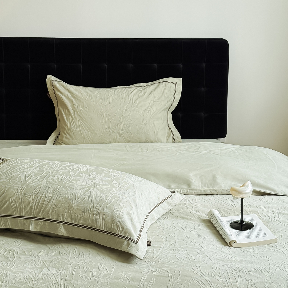 91家纺网 家纺一手货源 找家纺 于果 2025新款全棉纯棉亮面立体浮雕磨毛四件套 秘境-奶绿