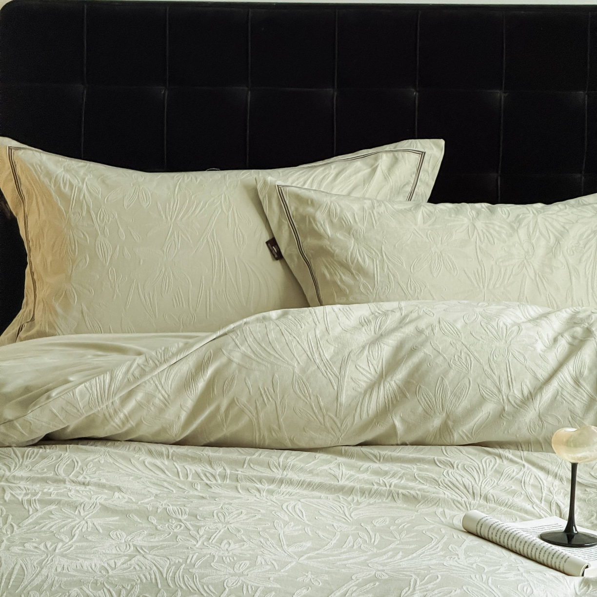 91家纺网 家纺一手货源 找家纺 于果 2025新款全棉纯棉亮面立体浮雕磨毛四件套 秘境-奶绿