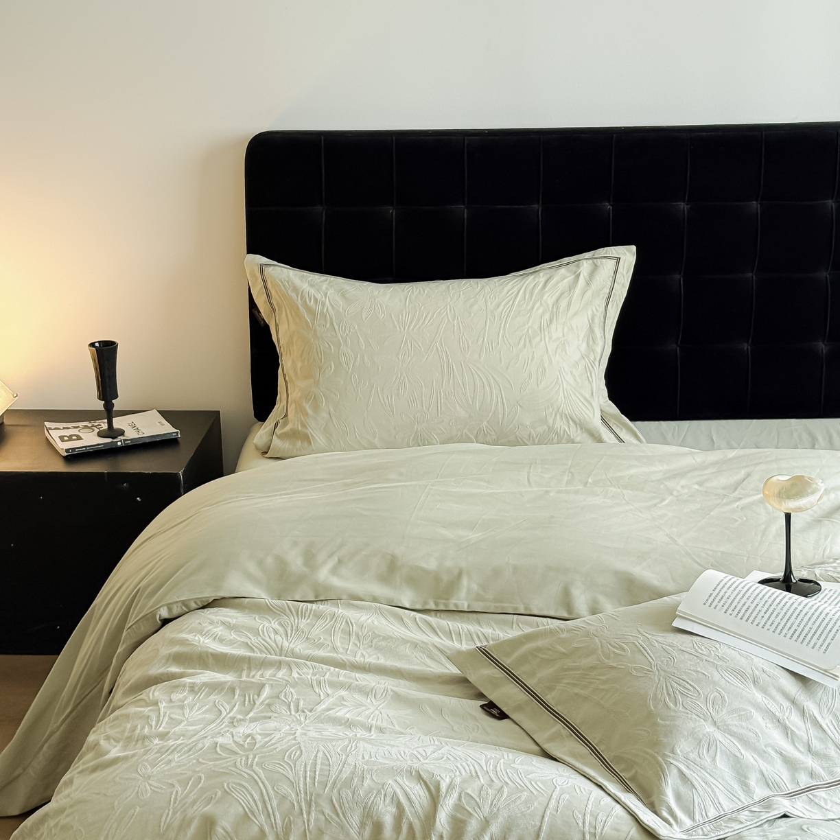 91家纺网 家纺一手货源 找家纺 于果 2025新款全棉纯棉亮面立体浮雕磨毛四件套 秘境-奶绿