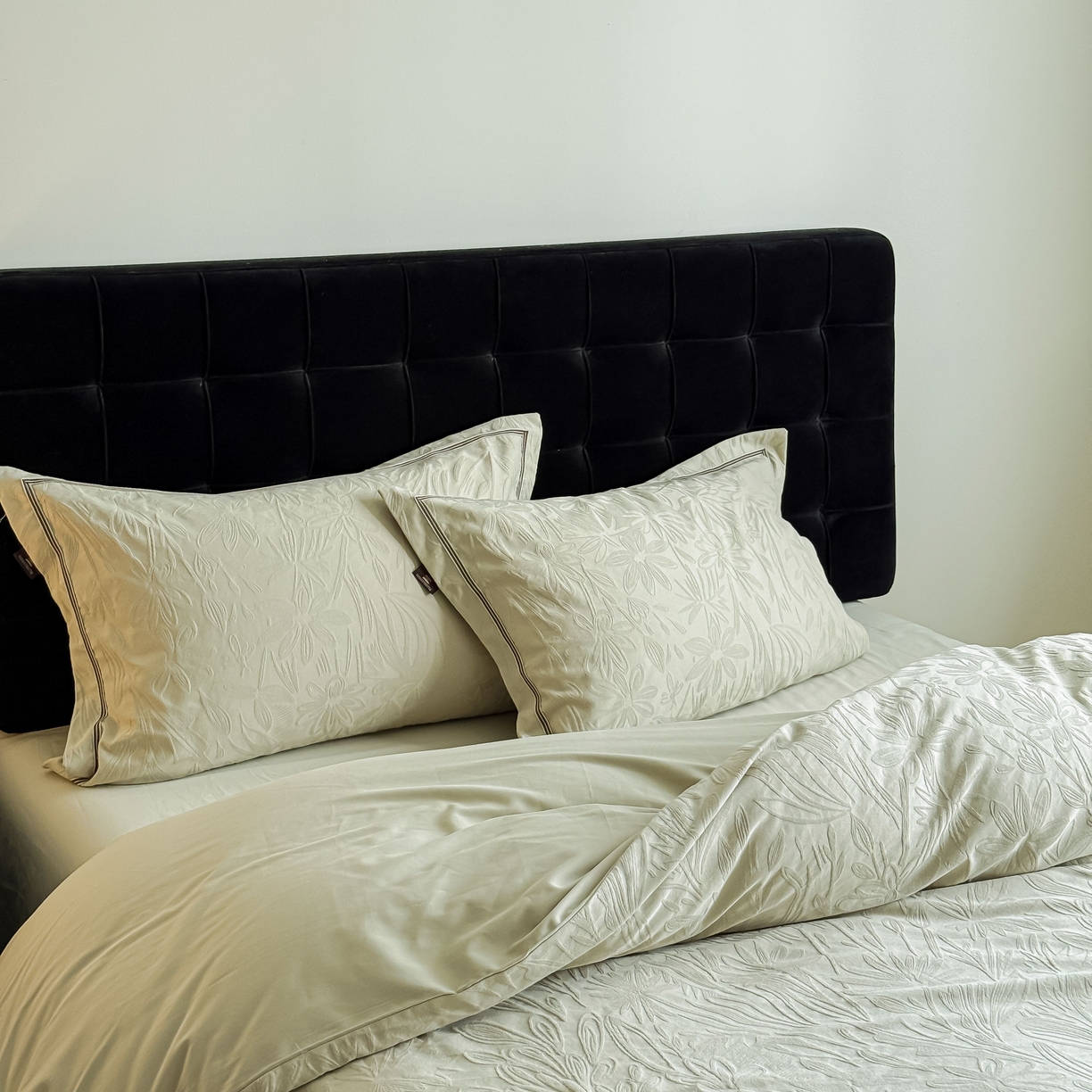 91家纺网 家纺一手货源 找家纺 于果 2025新款全棉纯棉亮面立体浮雕磨毛四件套 秘境-奶绿