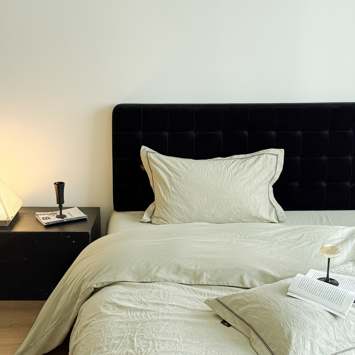 91家纺网 家纺一手货源 找家纺 于果 2025新款全棉纯棉亮面立体浮雕磨毛四件套 秘境-奶绿