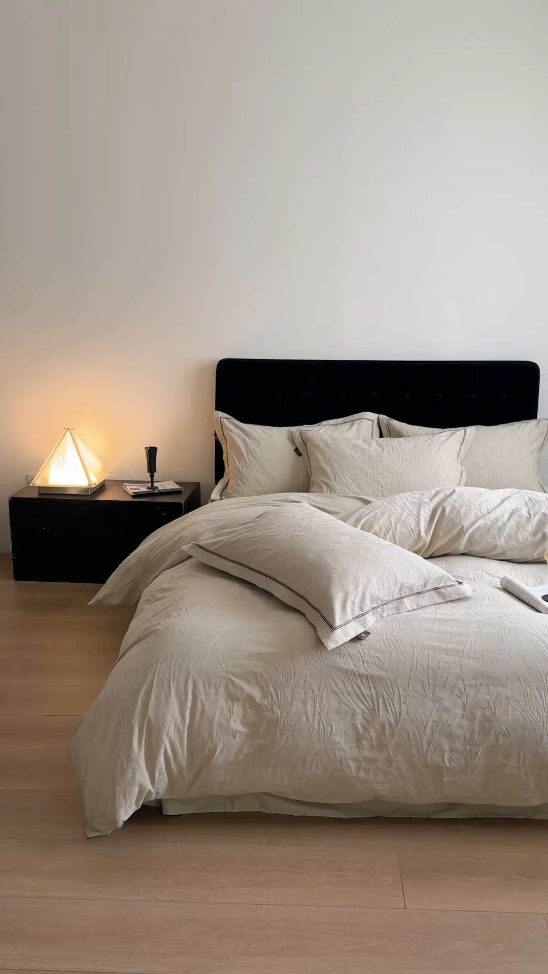 91家纺网 家纺一手货源 找家纺 于果 2025新款全棉纯棉亮面立体浮雕磨毛四件套 秘境-奶绿