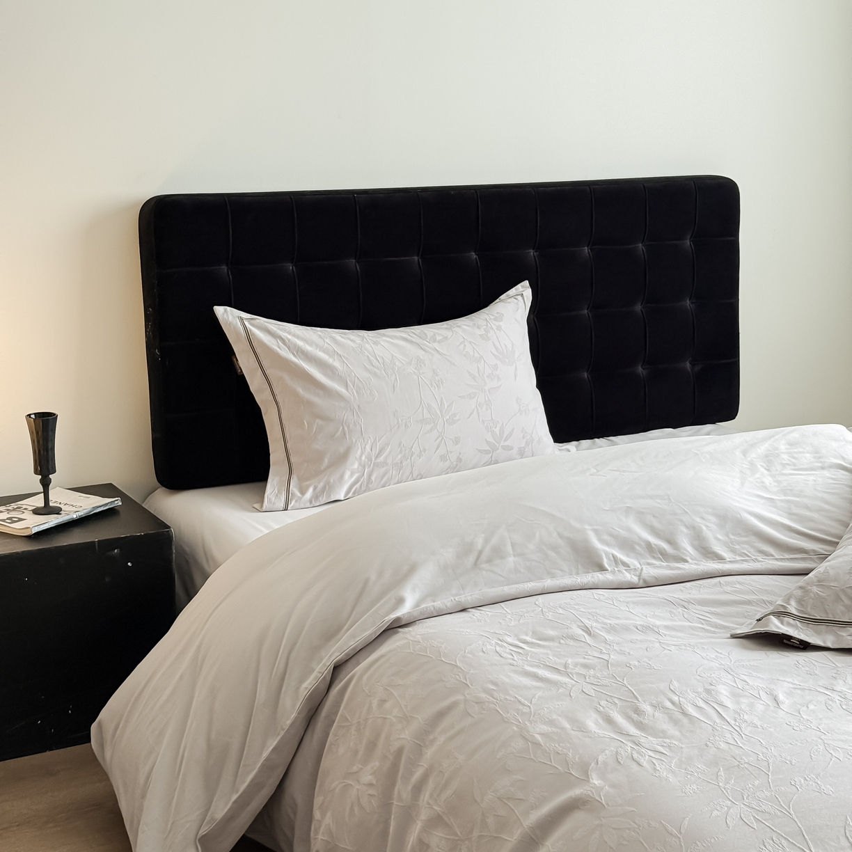 91家纺网 家纺一手货源 找家纺 于果 2025新款全棉纯棉亮面立体浮雕磨毛四件套 森语集-银灰