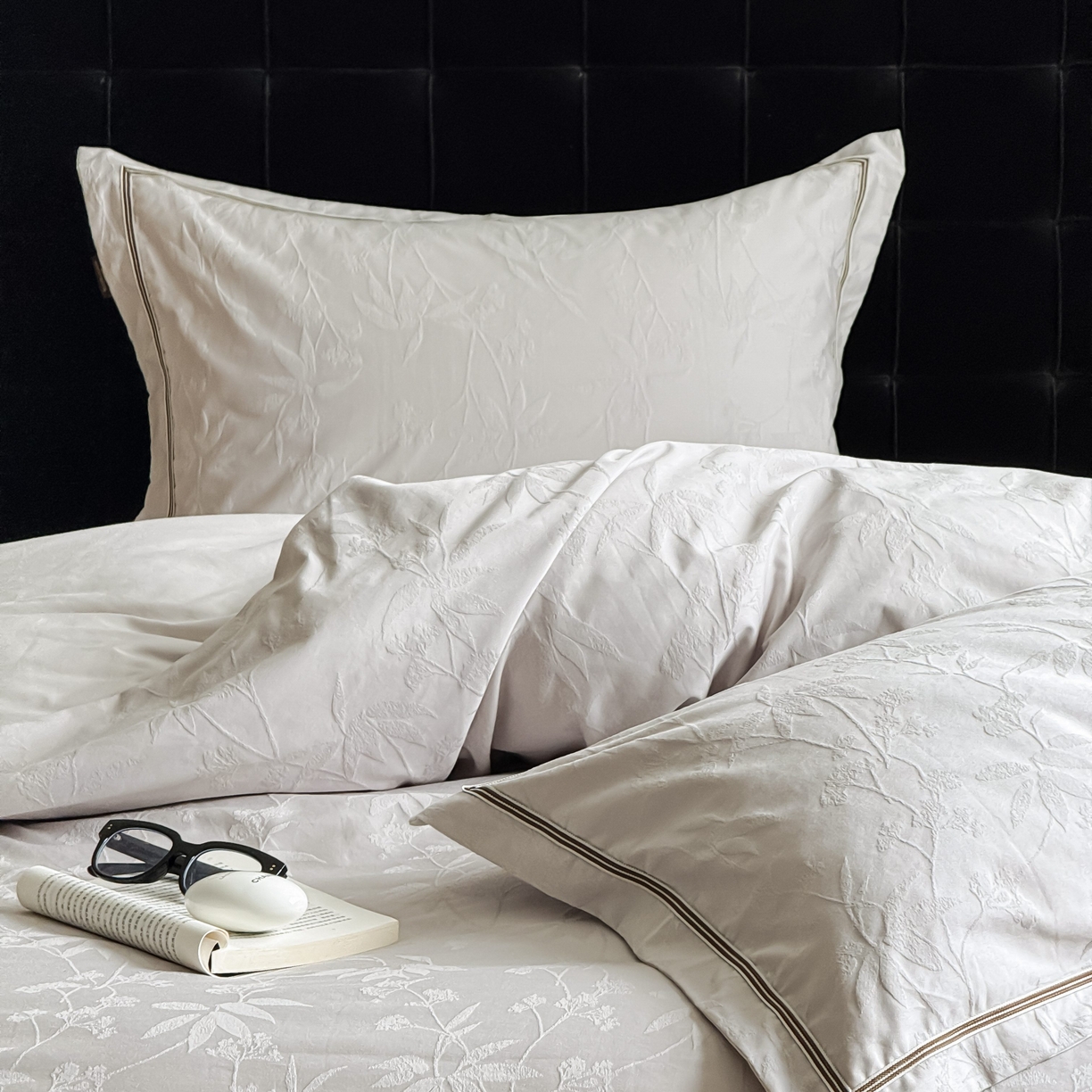 91家纺网 家纺一手货源 找家纺 于果 2025新款全棉纯棉亮面立体浮雕磨毛四件套 森语集-银灰